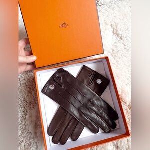 Hermes Authentic Lamb Leather Sellier Button Logo Gloves  Sz 7.5 Small